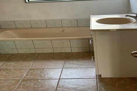 Photo of property in 14 Arrowsmith Drive, Clover Park, Auckland, 2019