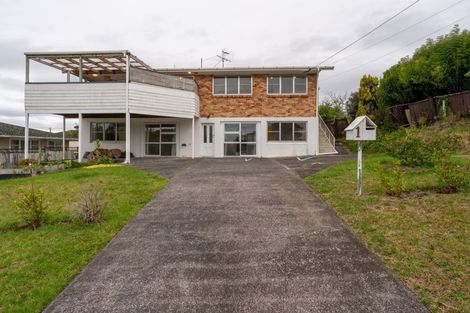 Photo of property in 1 Wakeling Avenue, Te Atatu South, Auckland, 0610