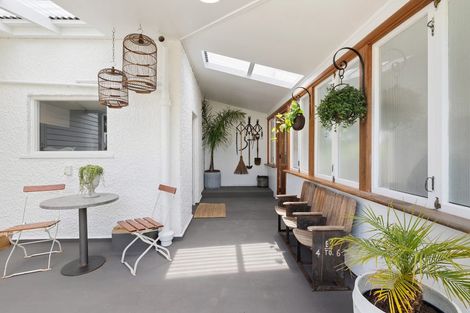 Photo of property in 132 Pendarves Street, New Plymouth, 4312