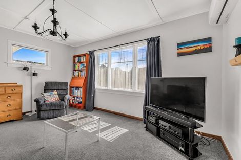Photo of property in 9 Parris Street, Moturoa, New Plymouth, 4310