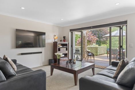 Photo of property in 6 Cameron Drive, Acacia Bay, Taupo, 3385