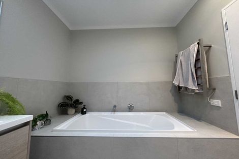 Photo of property in 25 Waenganui Road, Hobsonville, Auckland, 0616