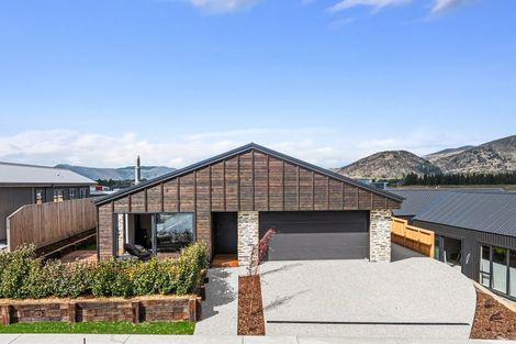 Photo of property in 42 Doug Ledgerwood Drive, Wanaka, 9305