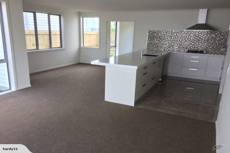 Photo of property in 42 Treestump Road, Takanini, 2112