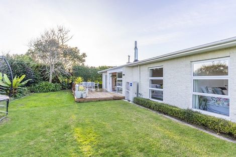 Photo of property in 301 Te Moana Road, Waikanae, 5036