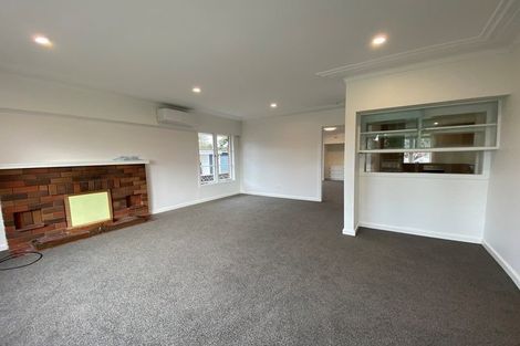 Photo of property in 18 Taikata Road, Te Atatu Peninsula, Auckland, 0610