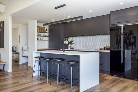 Photo of property in 8c Huka Road, Birkenhead, Auckland, 0626