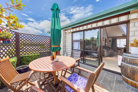 Photo of property in 15a Holyrood Terrace, Waipukurau, 4200