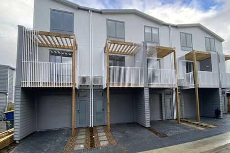 Photo of property in 5/2 Moor Avenue, Te Atatu Peninsula, Auckland, 0610