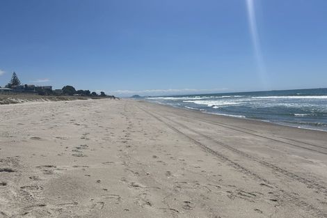 Photo of property in 1335e Papamoa Beach Road, Papamoa Beach, 3118