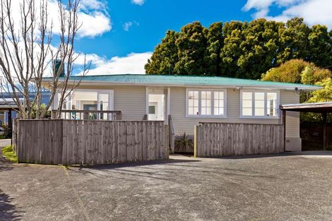 Photo of property in 7 Vera Road, Te Atatu South, Auckland, 0610