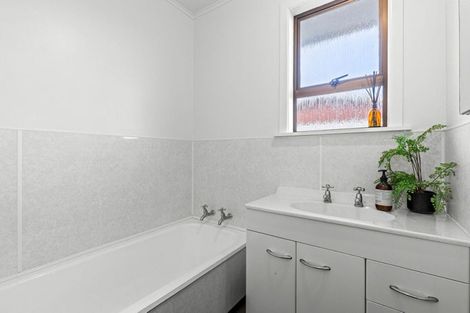 Photo of property in 6 Omori Place, Castlecliff, Whanganui, 4501