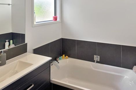 Photo of property in 3/8a Christie Crescent, Havelock North, 4130