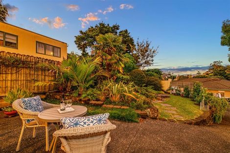 Photo of property in 31 Jubaea Place, Henderson, Auckland, 0610