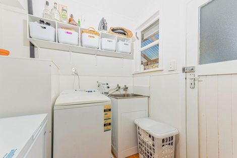 Photo of property in 10 Marie Crescent, Te Atatu South, Auckland, 0610