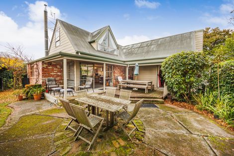 Photo of property in 570 Featherston Street, Roslyn, Palmerston North, 4414