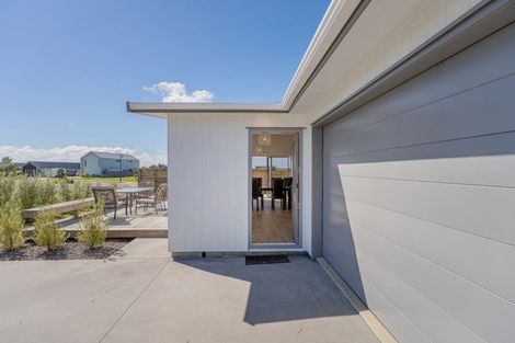 Photo of property in 8 Ngaroma Crescent, Whitianga, 3510