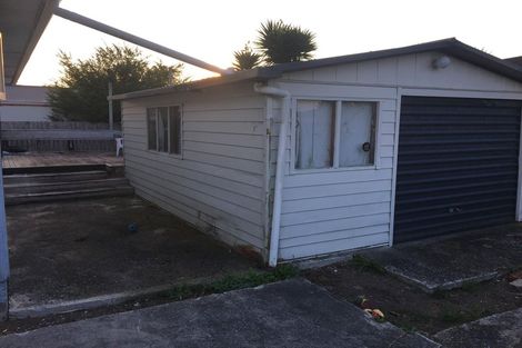 Photo of property in 2/170 Old Wairoa Road, Papakura, 2110