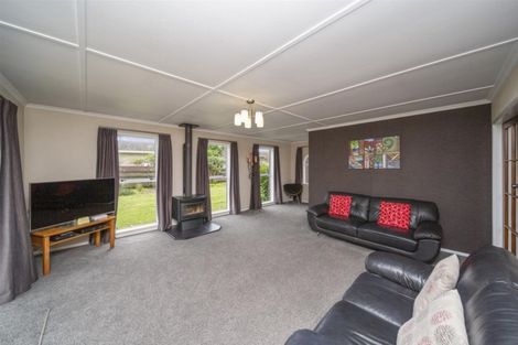 Photo of property in 11 Matai Place, Hawera, 4610