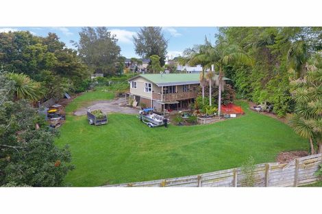 Photo of property in 41 Taipari Road, Te Atatu Peninsula, Auckland, 0610