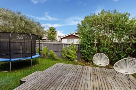 Photo of property in 1/15 Stratford Avenue, Milford, Auckland, 0620