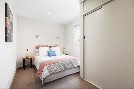 Photo of property in 18 Southern Cross Crescent, Island Bay, Wellington, 6023