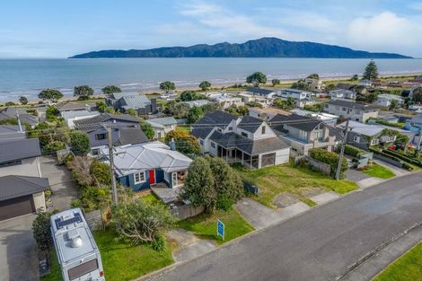 Photo of property in 124a Seaview Road, Paraparaumu Beach, Paraparaumu, 5032