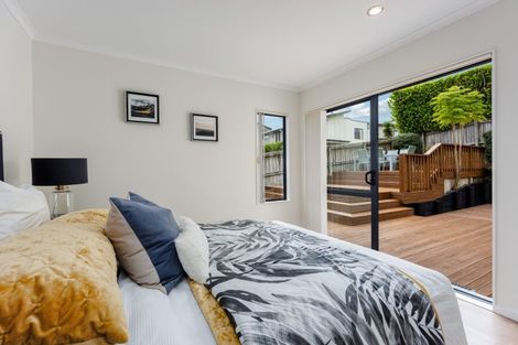 Photo of property in 8 Mulu Place, Fairview Heights, Auckland, 0632