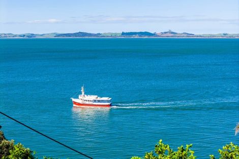 Photo of property in 8 Signal Station Road, Pouto, 0391