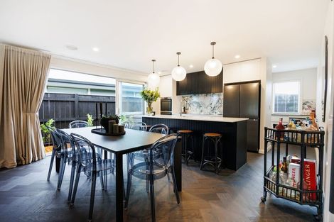 Photo of property in 6 Solitude Crescent, Kelvin Grove, 4414