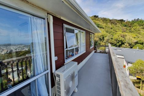 Photo of property in 10 Middlesex Place, Northland, Wellington, 6012