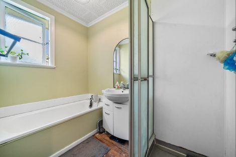 Photo of property in 203 Frankley Road, Frankleigh Park, New Plymouth, 4310