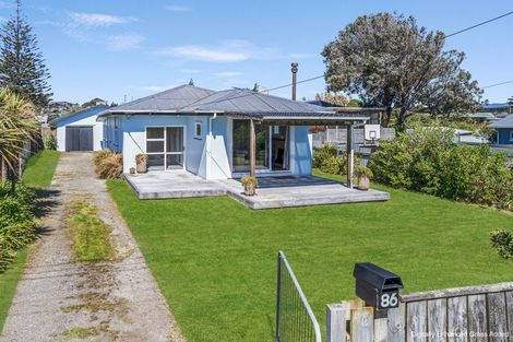 Photo of property in 86 Rua Avenue, Waitarere Beach, Levin, 5510