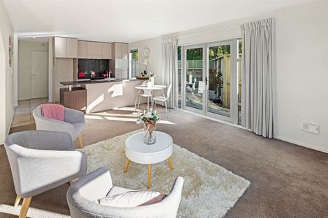 Photo of property in 10 Erlestoke Crescent, Churton Park, Wellington, 6037