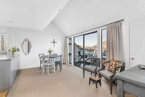 Photo of property in Marina Village, 10/10 Marina Drive, Frankton, Queenstown, 9300