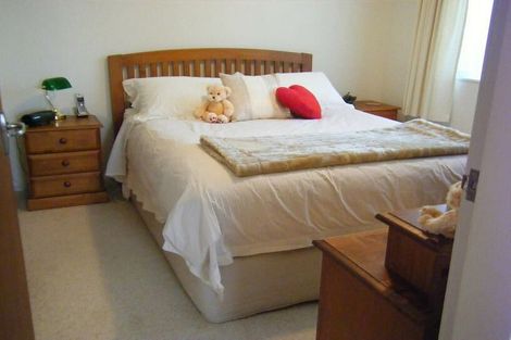 Photo of property in 12b Halyard Place, Whitby, Porirua, 5024