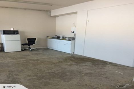 Photo of property in 264 Great North Road, Henderson, Auckland, 0612