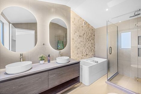 Photo of property in 12c Kowhai Road, Campbells Bay, Auckland, 0630