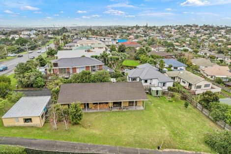 Photo of property in 98 Sunset Road, Unsworth Heights, Auckland, 0632