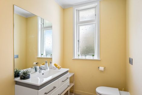 Photo of property in 10 Todman Street, Brooklyn, Wellington, 6021