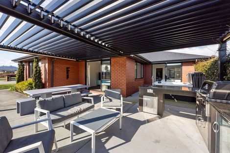 Photo of property in 15 Moemoea Place, Cambridge, 3434