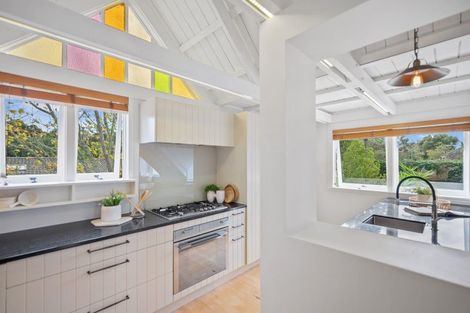 Photo of property in 194 Onewa Road, Birkenhead, Auckland, 0626