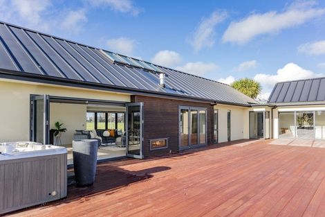 Photo of property in 585 Coutts Island Road, Coutts Island, Christchurch, 7670