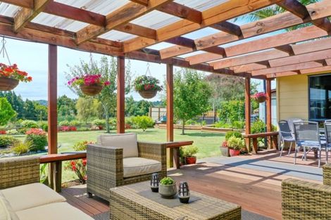 Photo of property in 35 Edgewater Grove, Whakatane, 3120