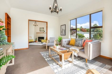 Photo of property in 19a Lyndhurst Road, Tawa, Wellington, 5028