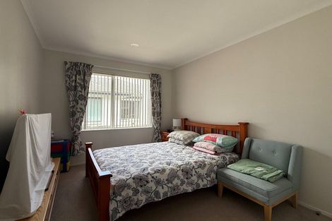 Photo of property in 66 Harrowglen Drive, Northcross, Auckland, 0630