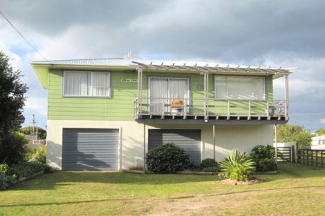 Photo of property in 116 Patuwai Drive, Whangamata, 3620