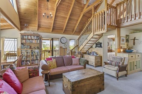 Photo of property in 107 Park Avenue, Whangamata, 3620