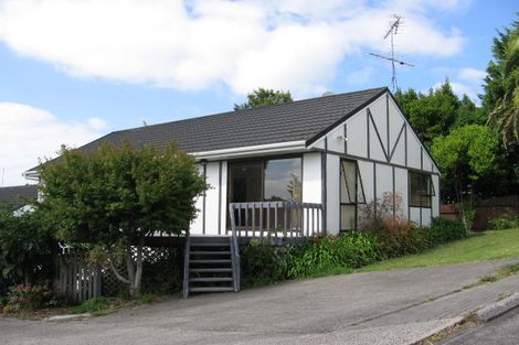 Photo of property in 2/60 John Downs Drive, Browns Bay, Auckland, 0630