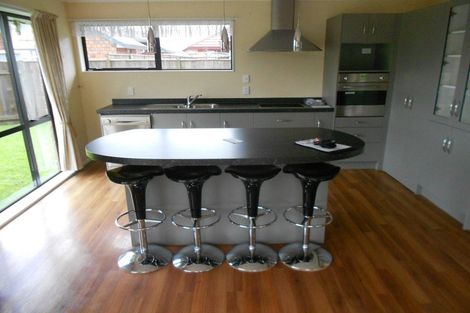 Photo of property in 10 Cleveland Heights, Kelvin Grove, Palmerston North, 4414
